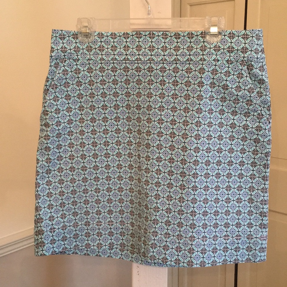 Talbots Skirt in Multi Colors. Size 14. NWOT.